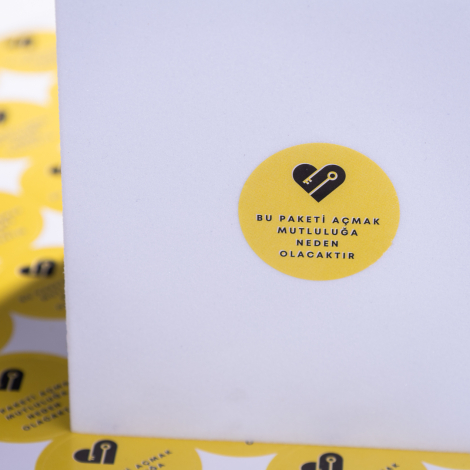 Bu paketi açmak mutluluğa neden olacaktır, yazılı sticker seti, 35 adet - Bimotif (1)
