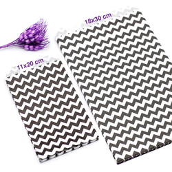 Zigzag patterned 25 paper bags, white-silver, 11x20 cm - 4