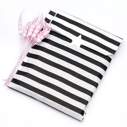 Line patterned 25 paper bags, white-black, 18x30 cm - 5