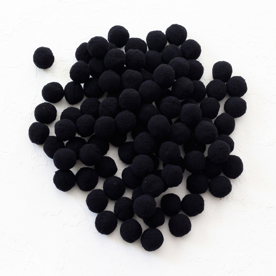 Plush pompom, 2.2 cm / 100 pcs / Black - 1