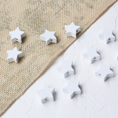 Star-shaped white wooden beads, 2 cm / 5 pcs - 1