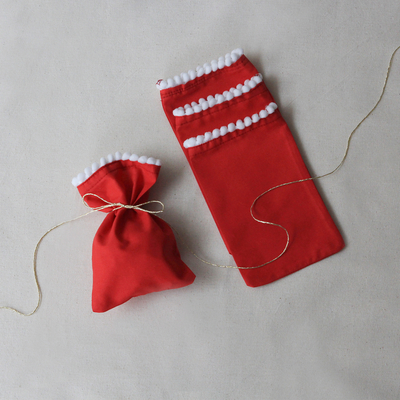 Red fabric pouch with pompom edge, 10x15 cm / 10 pcs - 1