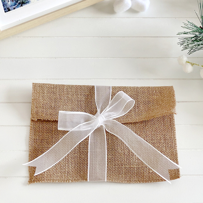 Jute envelope with white ribbon, 14x19 cm / 10 pcs - 2