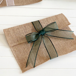 Jute envelope with green ribbon, 14x19 cm / 10 pcs - 3