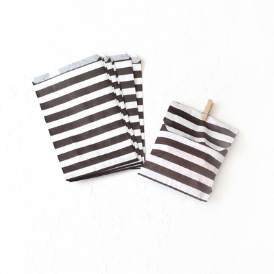 Patterned paper bag, white-black / Striped (11x20 - 10 pcs) - 1