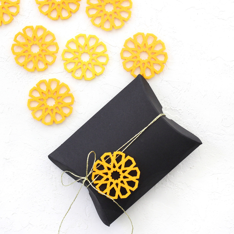 Felt motif, ornament / 10 pcs / Indian Yellow - 1