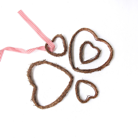 Heart-shaped natural wreath, 23 cm / 3 pcs - 4