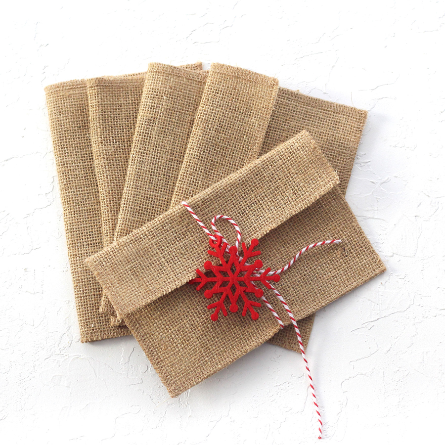 Jute envelope (11x16 cm) with felt motifs, red snowflake / 5 pcs - 2