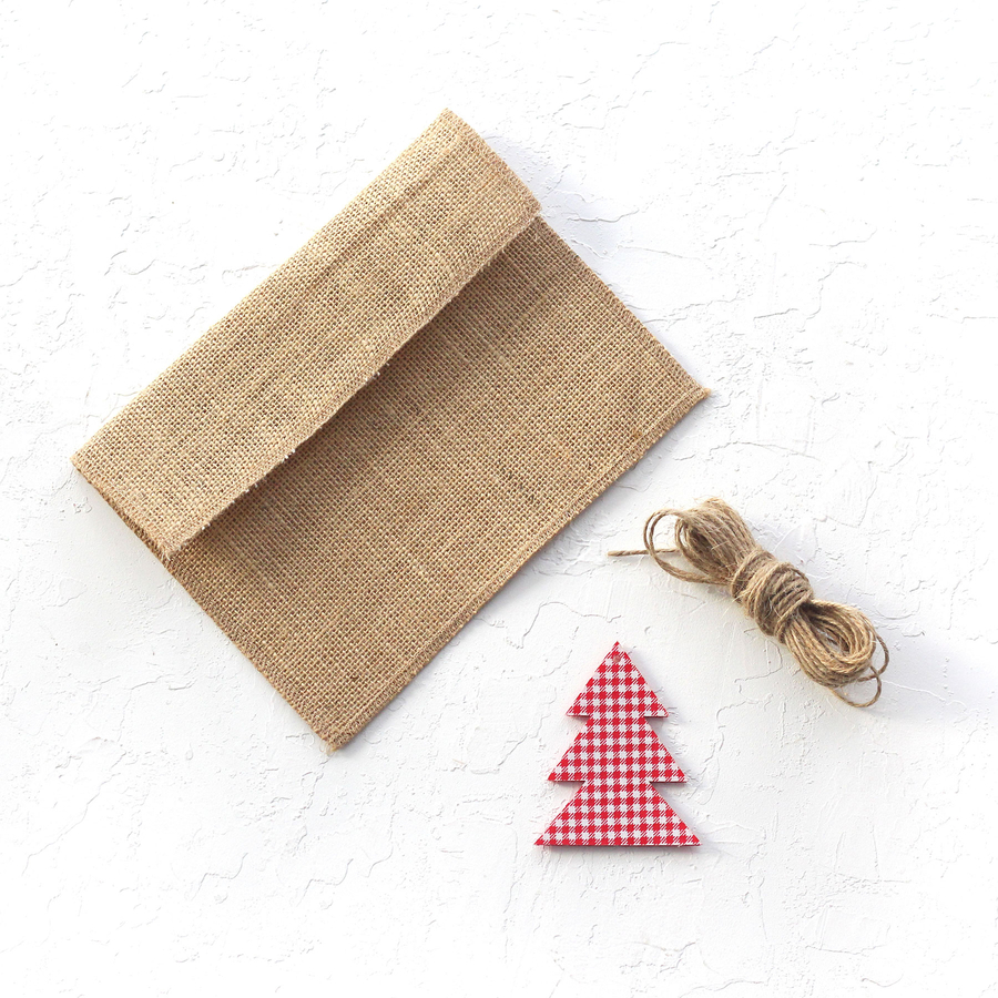 Jute envelope with felt motifs (14x19 cm), gingham pine / 5 pcs - 3