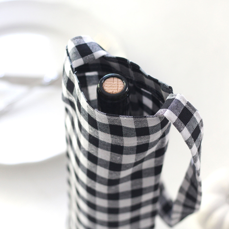 Black checked woven fabric wine bottle bag, 14x34 cm - Bimotif (1)