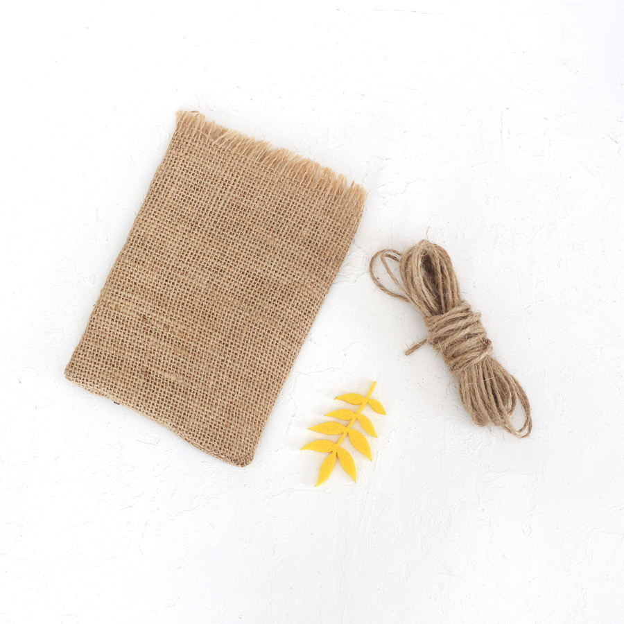 Jute pouch with felt leaf tassels, 10x15 cm / Yellow (5 pcs) - 3