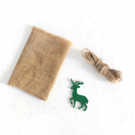 Tasselled jute pouch with felt deer, 10x15 cm / Green (5 pcs) - 3