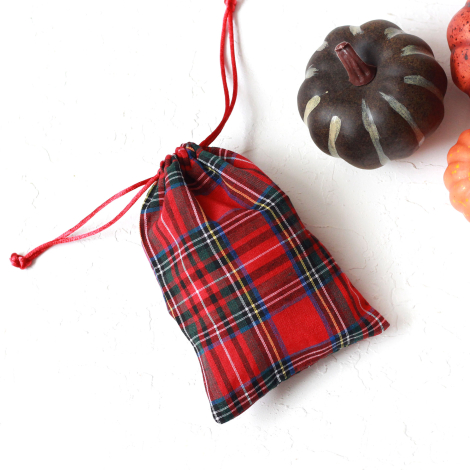 Red plaid Christmas gift pouch with laces, 10x15 cm / 6 pcs - 2