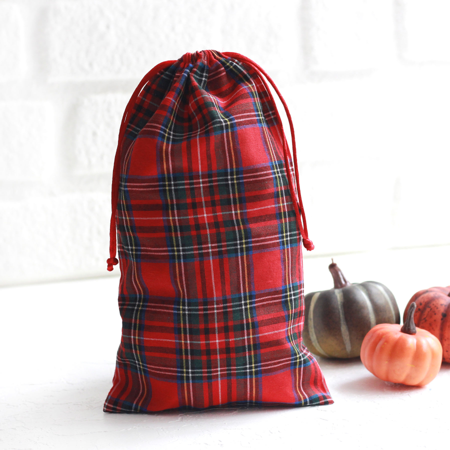 Red plaid Christmas gift pouch with laces, 15x25 cm / 10 pcs - 1