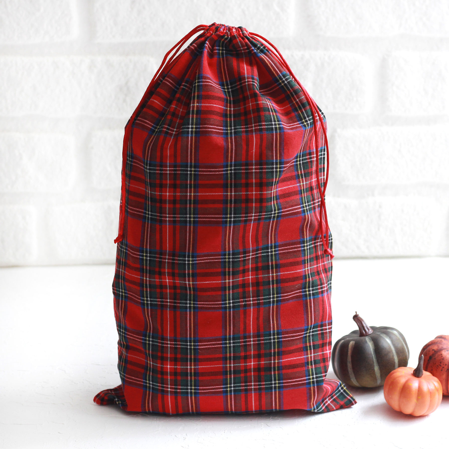 Red plaid Christmas gift pouch with laces, 25x40 cm / 6 pcs - 1