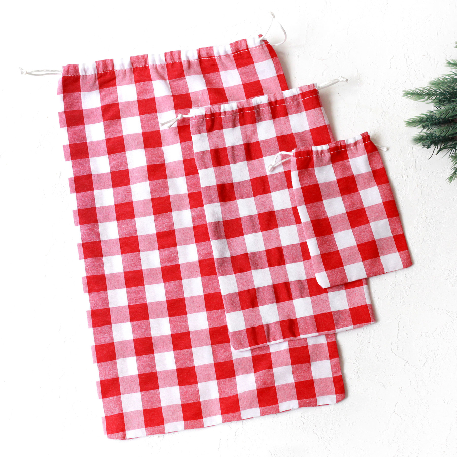 Christmas gift bag in red checked fabric with drawstring closure, 10x15 cm / 10 pcs - 4