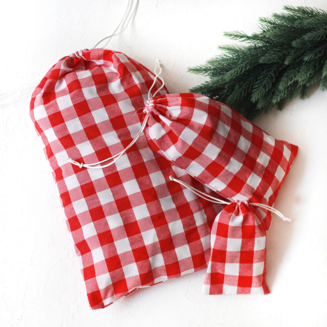 Christmas gift bag in red checked fabric with drawstring closure, 10x15 cm / 10 pcs - 3