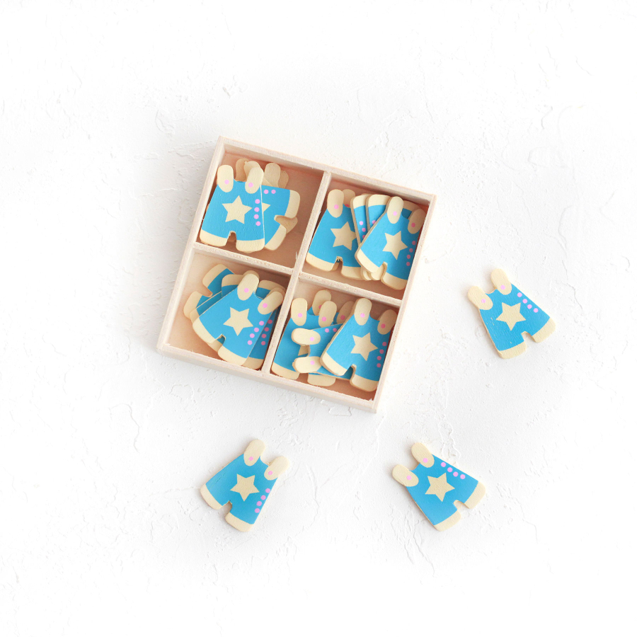 Blue baby jumpsuit ornament with wooden box, 24 pcs - 1