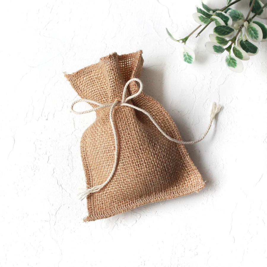 Overlocked jute pouch with twist drawstring, 10x15 cm / 10 pcs - 3