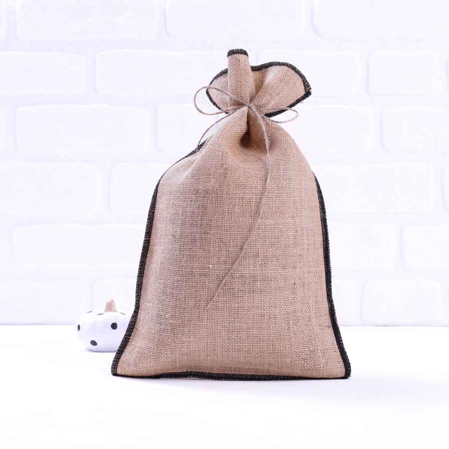 Jute pouch with black overlock edge, 25x40 cm / 10 pcs - 1